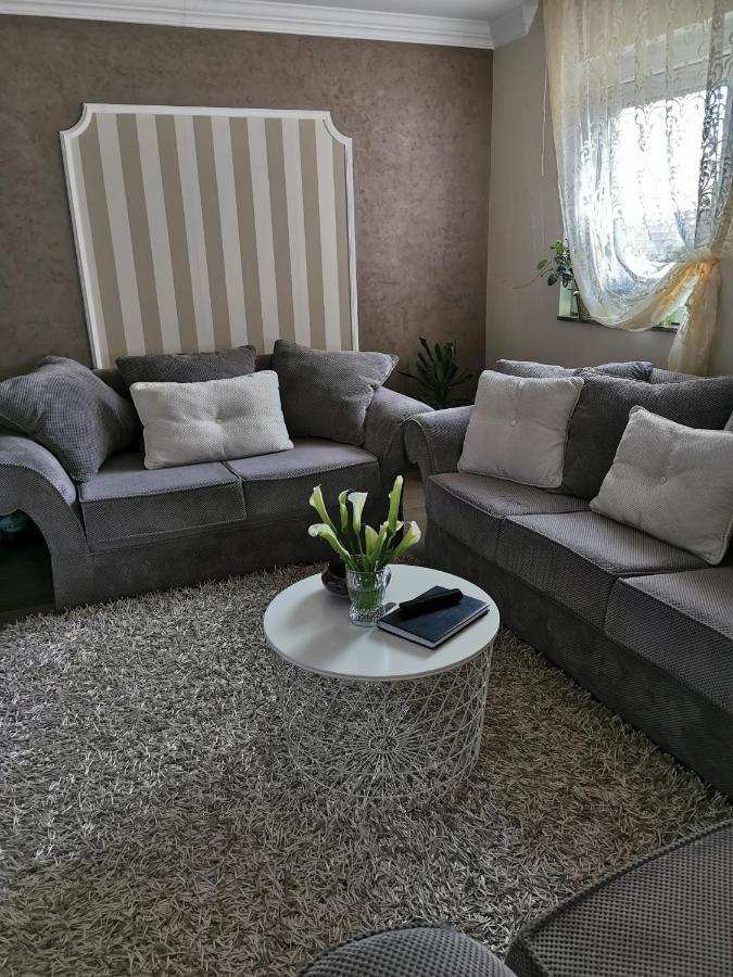 Lux Apartman Lena Belgrado Esterno foto